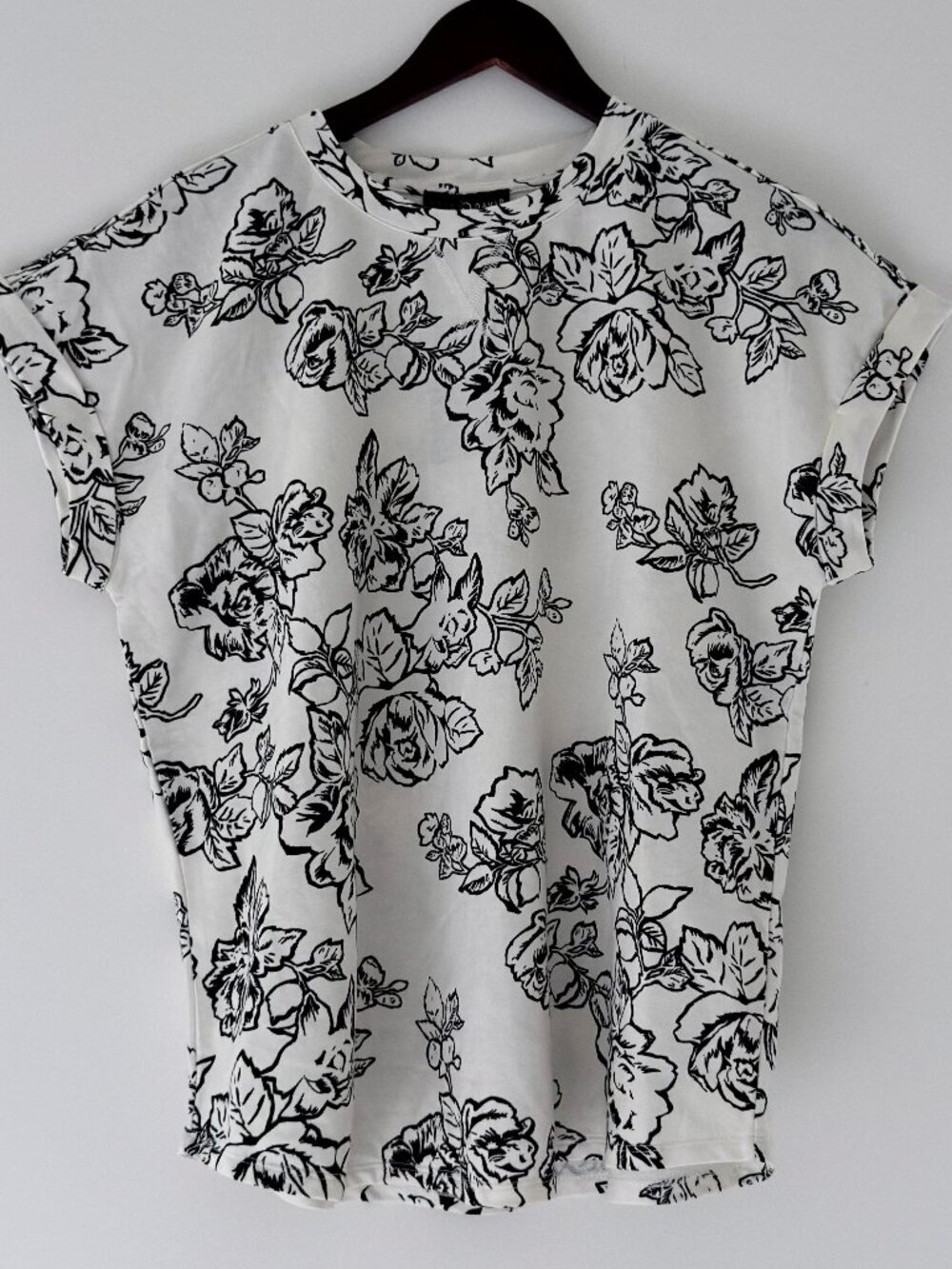 NWT Fred David White Black Floral Cuffed Short Sleeve Sweatshirt Top Large